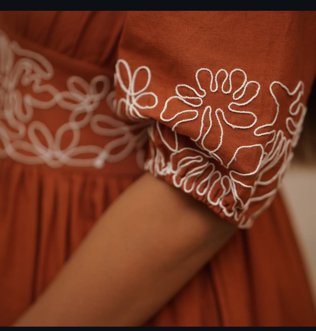 Women's Rust Embroidered Empire Waist Puff Sleeve Midi Dress