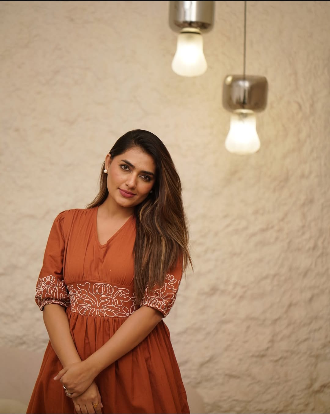 Women's Rust Embroidered Empire Waist Puff Sleeve Midi Dress